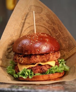 Hambúrguer Berlin (com batata frita)