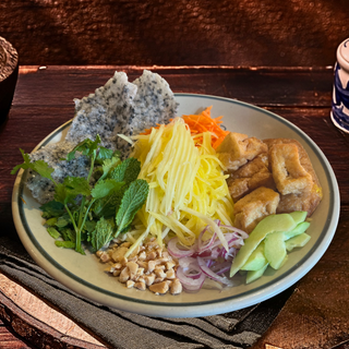 Ensalada Mango De Abuelita- Nom Xoai Tofu