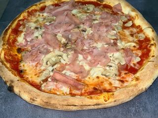 Prosciutto e funghi