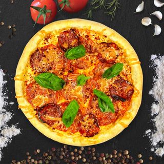 Pizza Pepperoni Ø 32cm