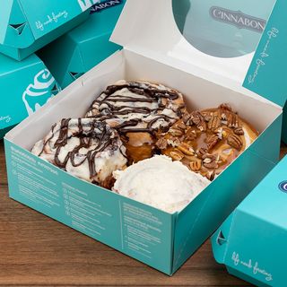 2 ჩოკობონი, 1 კლასიკური როლი, 1 კარამელ პეკანბონი