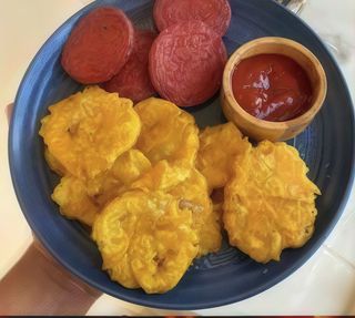 Plátanos Fritos con salami 