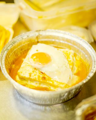 Francesinha Com Ovo