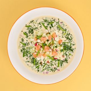Кефірна окрошка з лососем