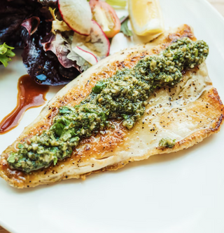 Sepia plancha con salsa verde