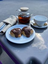 Еклер з заварним кремом під глазурью з чорного шоколаду, 75г