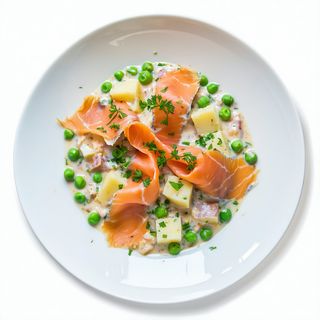 Ensaladilla Olivie con salmón