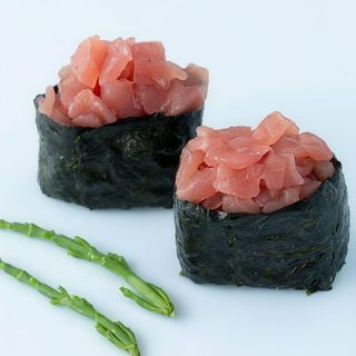 242. Gunkan nori tonno - 4 pezzi
