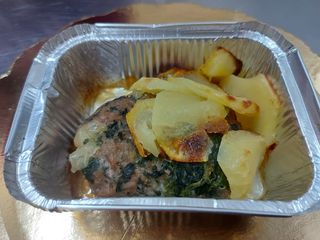 Polpettone, prosciutto e mozzarella, insalata  - 1 porzione 350 g