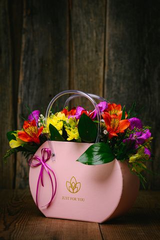 Орхидеи ванда в кутия чанта