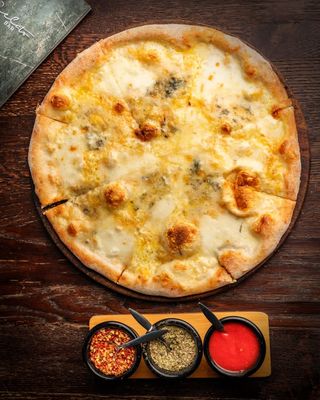 Pizza Quattro Formaggio