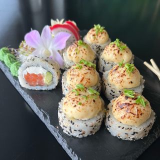 Zapiekany roll Sake (8 sztuk)