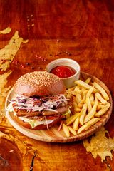 Burger cu piept de vita