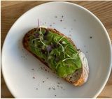 Tostada Con Aguacate