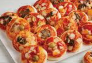 Pizzetta con patate, provola e salsiccia