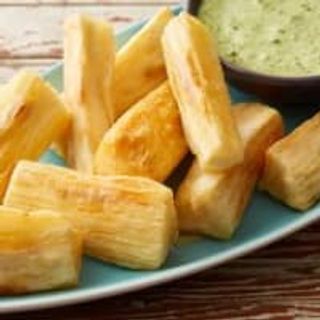 Yuca Frita Con Guacamole