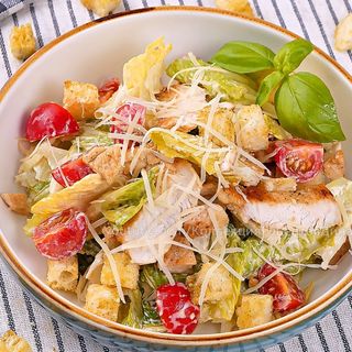 Цезарь с курицей