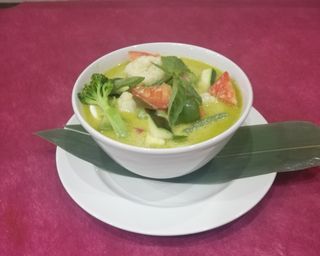 Curry Verde Con Pollo (Thai)