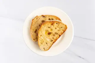 Домашний хлеб с чесноком