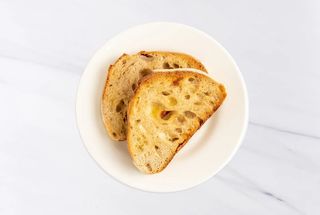 Домашний хлеб с чесноком