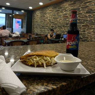 Cachapa de queso + Bebida