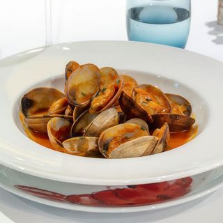 Almejas de la Ría a la Marinera. Ración