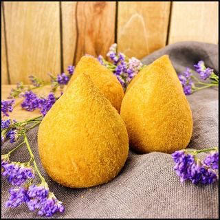 Coxinha de Frango com Catupiry (mini)