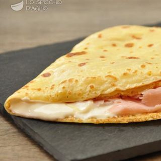 3 Wurstel, patatine fritte, kechup, maionese 