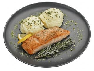 Grillowany łosoś z purée Лосось на грилі з пюре (350g)