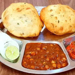 CHOLE BHATURE