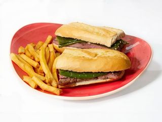 Bocadillo De Ternera Con Pimientos
