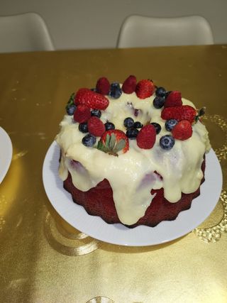 Bolo red velver con Frutos Vermelhos