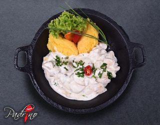 Ciulama de pui cu mămăliguță