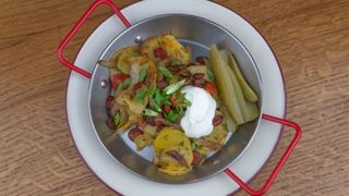 Жареха с охотничьими колбасками