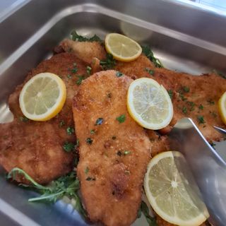 Cotoletta e patatine fritte