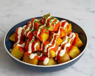 Ración De Patatas Bravas