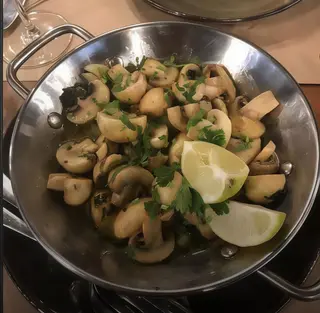 Cogumelos o Alho