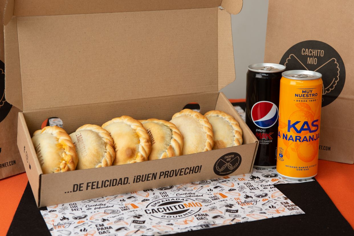 Combo 6 Empanadas + 2 Bebidas