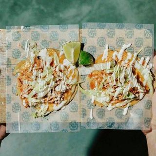 QUESADILLAS DE TINGA DE POLLO DE CORRAL