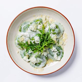 Ravioli s lombardijskim začinskim biljem i ricotta sirom