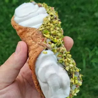 Cannolo al Pistacchio (con Ricotta di Bufala)