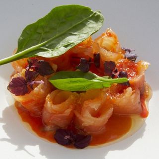 Ensalada de trucha escabechada