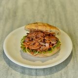 Pileći doner u pecivu XL