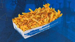 Cartofi cu sos cheddar si ceapa crispy