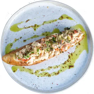 Велика брускета з куркою та овочами