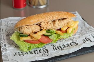 Sandwich şniţel de pui