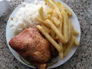 87 Plato Combinado de 1/2 Pollo  Asado