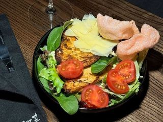 САЛАТ З КУРКОЮ (250g)