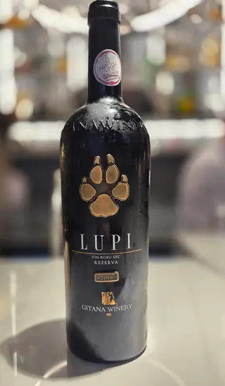 Gitana, Lupi, Rezerva Et Metalica