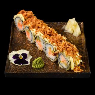 Uramaki surimi onion roll